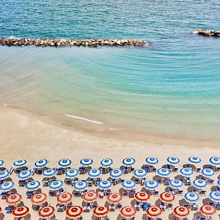 Serena Majestic Residence Montesilvano Marina Buitenkant foto